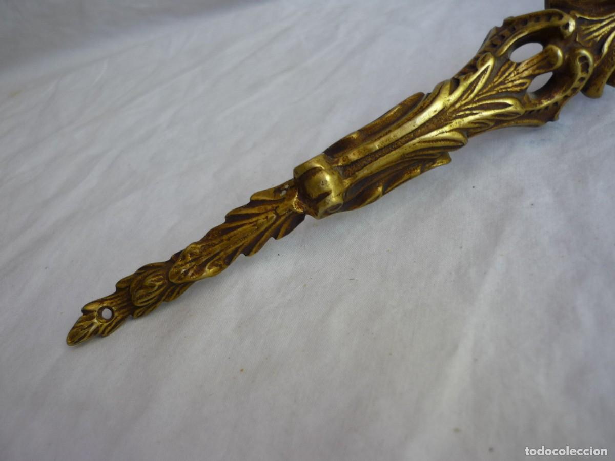 Antig&uuml;edades: Curioso Aplique de bronce - Foto 4