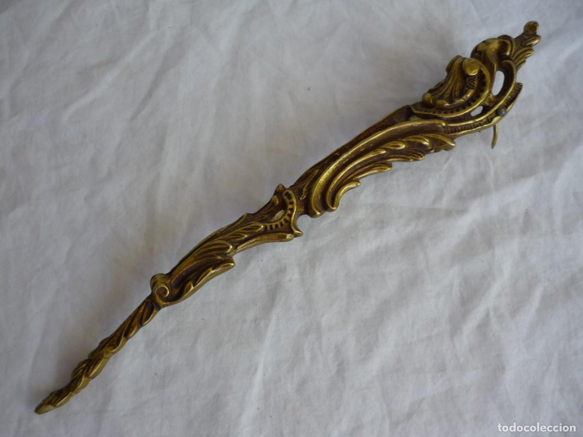 Antig&uuml;edades: Curioso Aplique de bronce - Foto 7