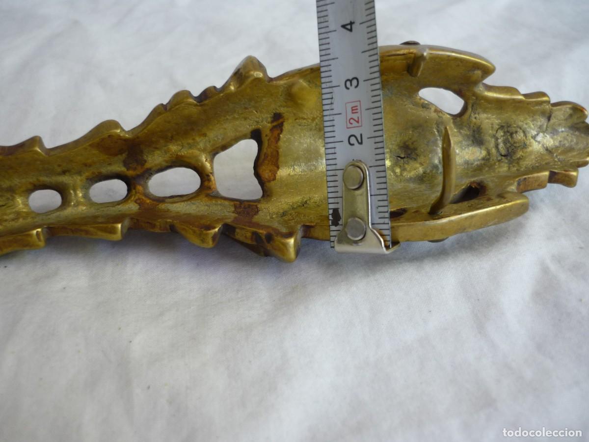 Antig&uuml;edades: Curioso Aplique de bronce - Foto 9