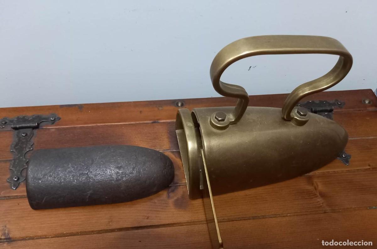 Antig&uuml;edades: ANTIGUA PLANCHA DE BRONCE - BLOQUE DE HIERRO PARA EL INTERIOR - Foto 1