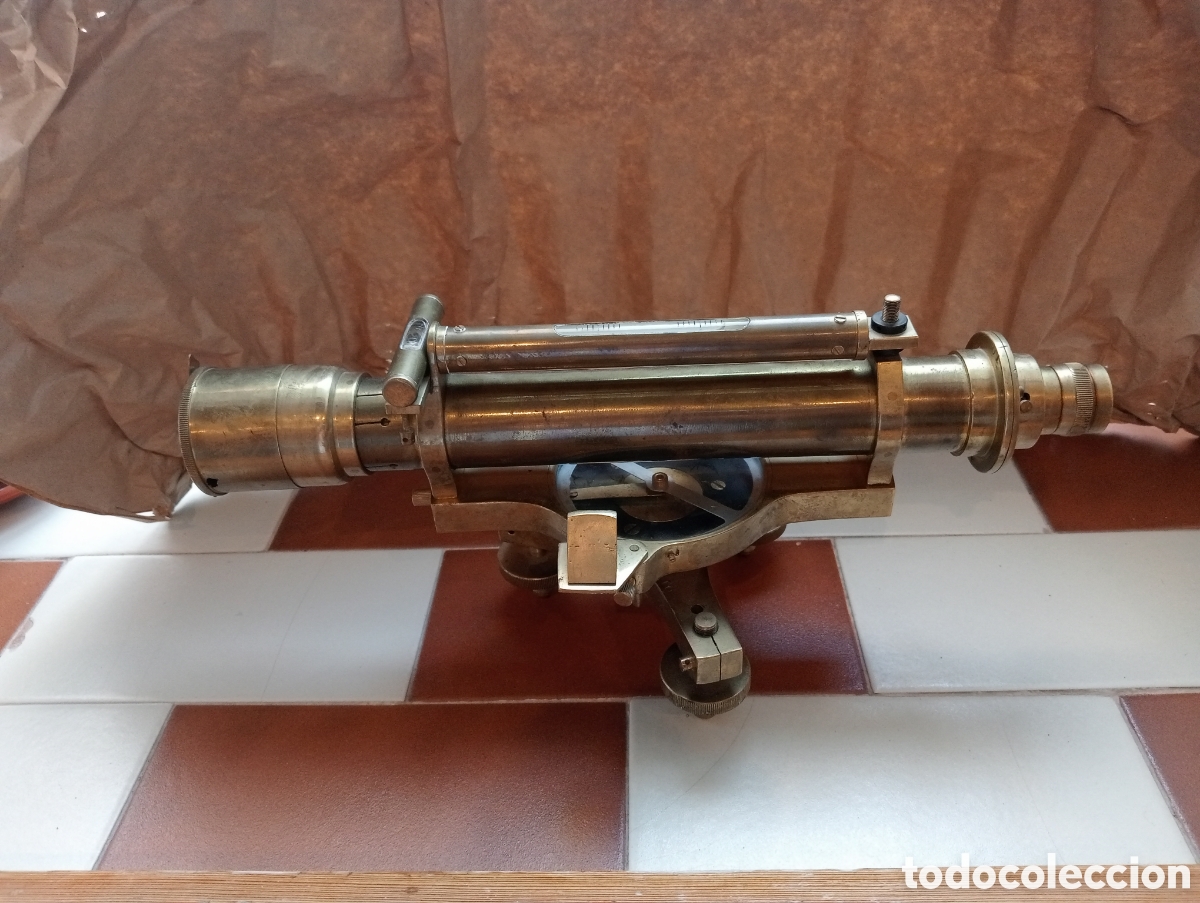 Antig&uuml;edades: Nivel , teodolito de bronce finales del siglo XIX - Foto 1