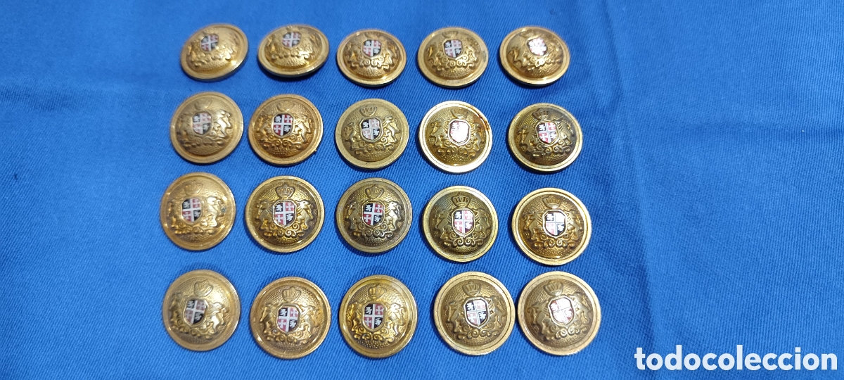 Antig&uuml;edades: ANTIGUOS BOTONES MILITARES A IDENTIFICAR - Foto 1