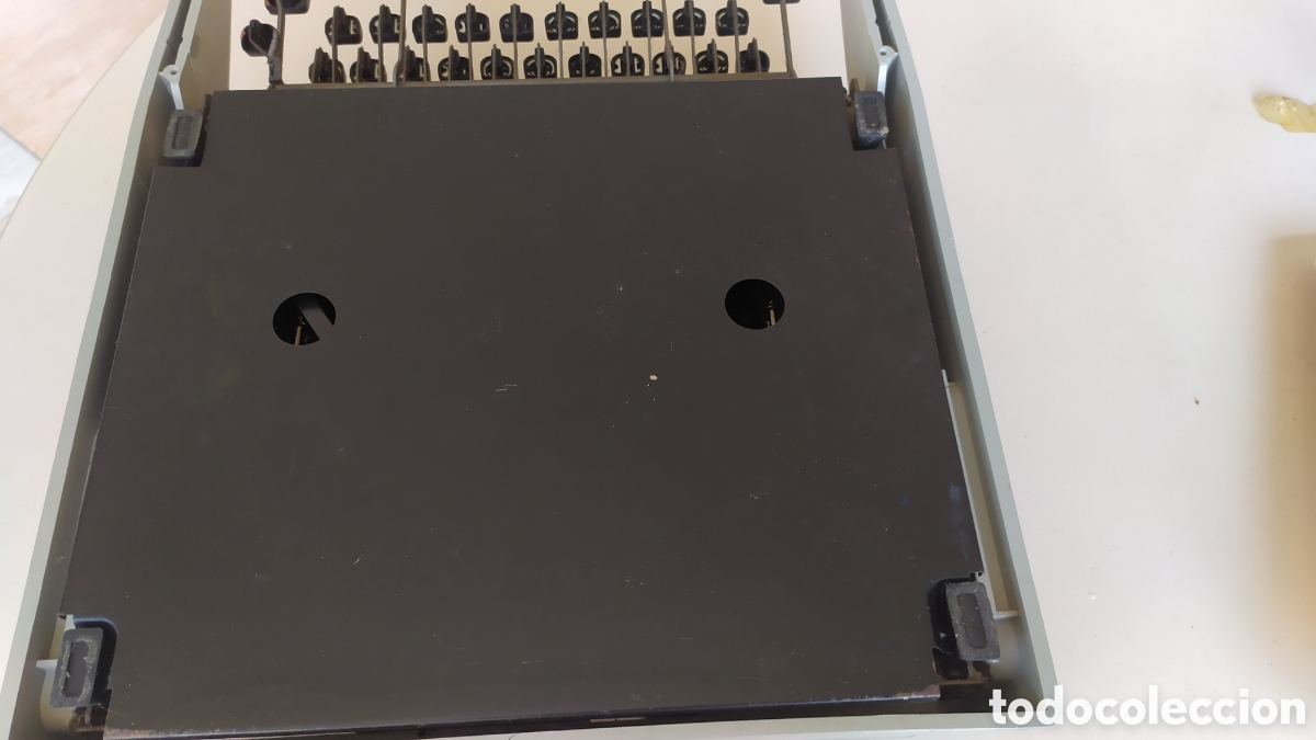 Antig&uuml;edades: M&aacute;quina de escribir Olivetti Dura - Foto 6