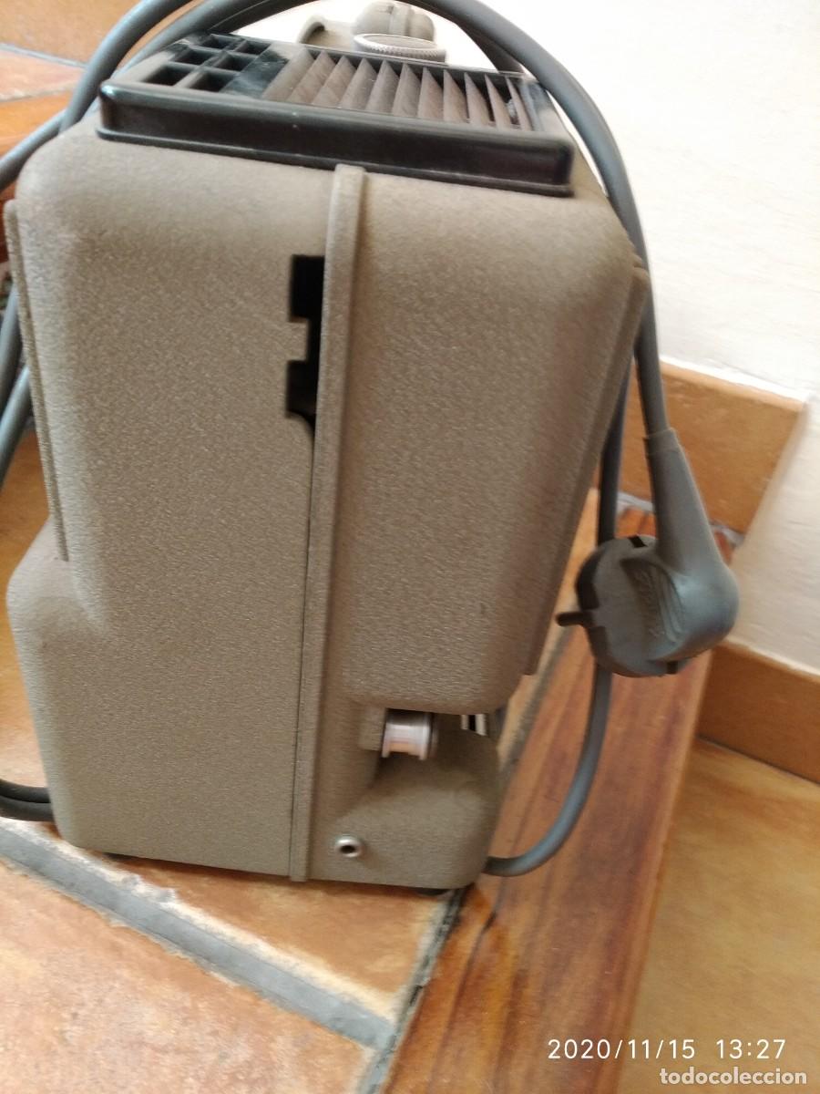 Antig&uuml;edades: Proyector peque&ntilde;o. Vintage. - Foto 1