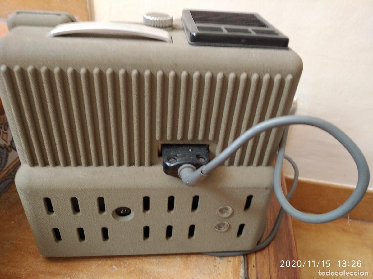 Antig&uuml;edades: Proyector peque&ntilde;o. Vintage. - Foto 2