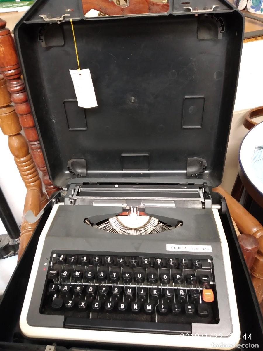 Antig&uuml;edades: M&aacute;quina de escribir, vintage. - Foto 1