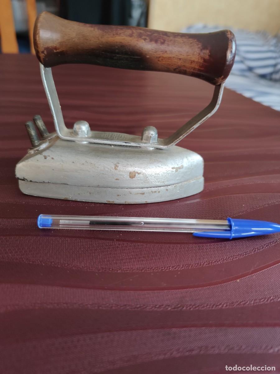 Antig&uuml;edades: Antigua Plancha Marca Edermann, Pesa Un kilo Doscientos. - Foto 1