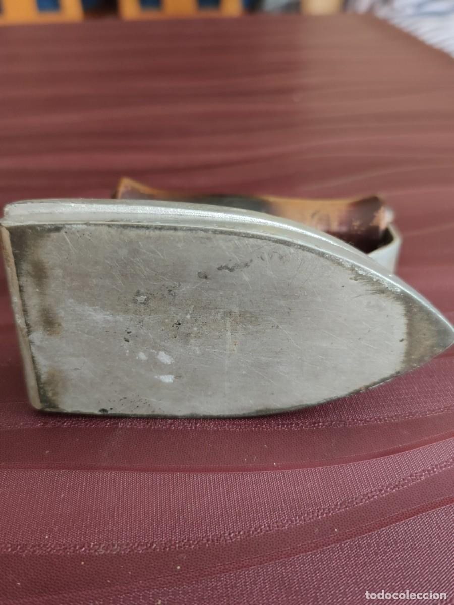 Antig&uuml;edades: Antigua Plancha Marca Edermann, Pesa Un kilo Doscientos. - Foto 9
