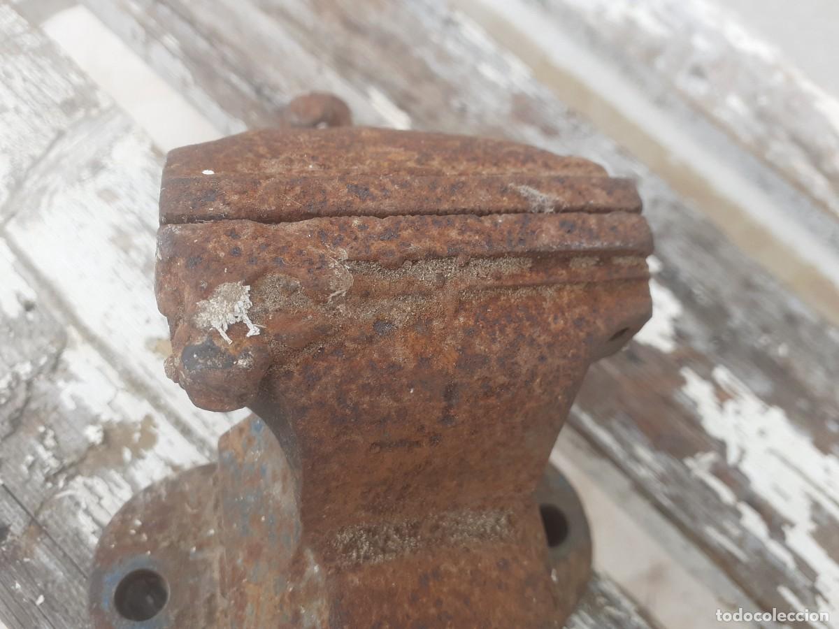 Antig&uuml;edades: Tornillo de mesa - Foto 6