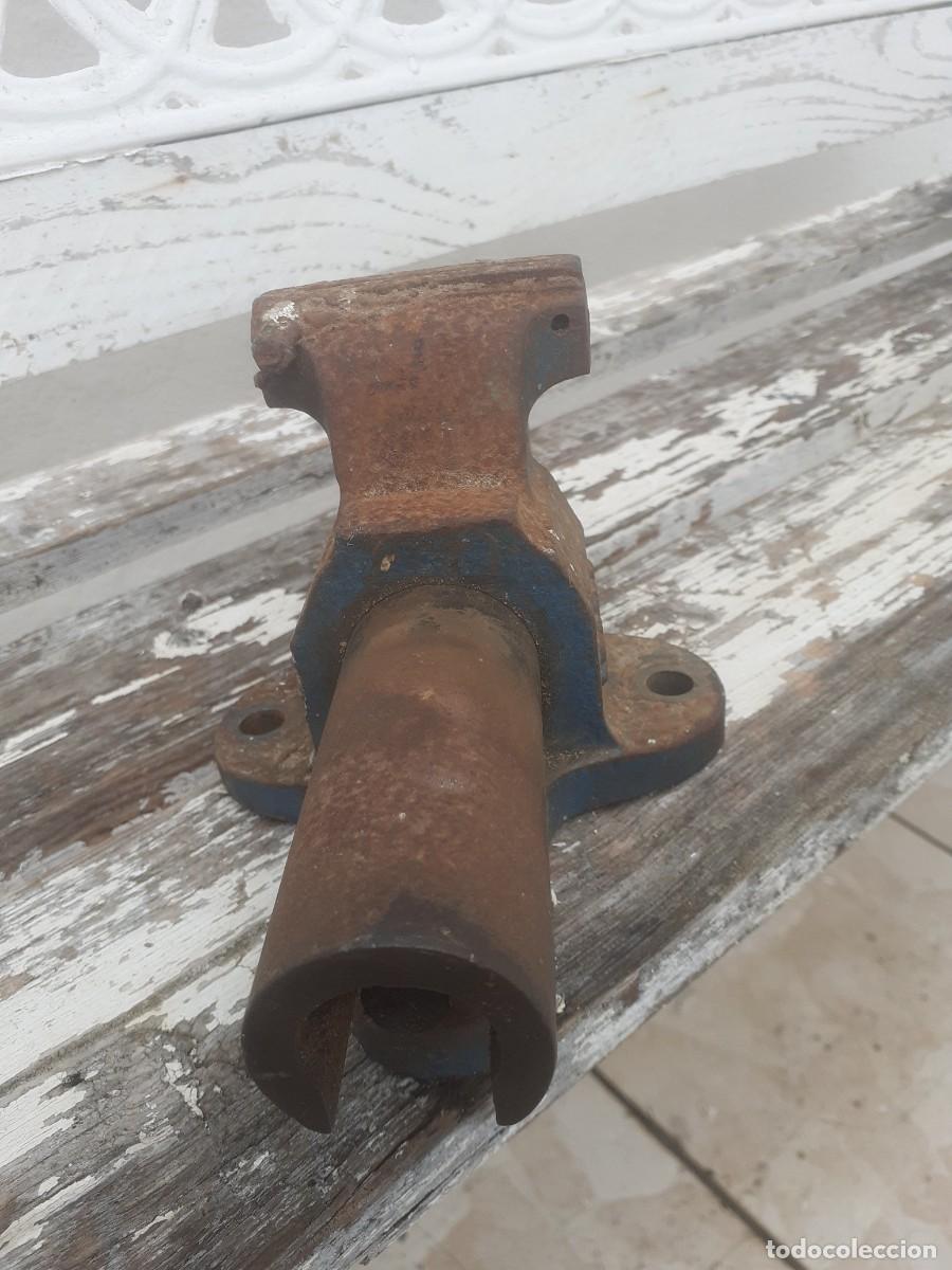 Antig&uuml;edades: Tornillo de mesa - Foto 3