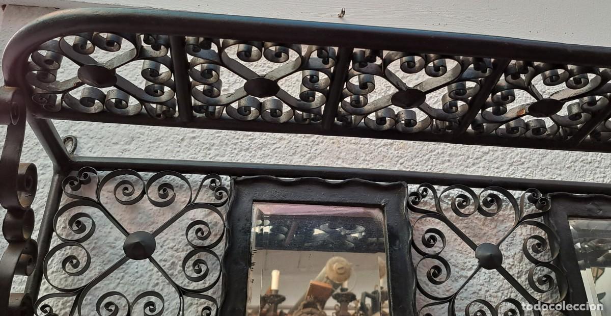 Antig&uuml;edades: Antiguo perchero de forja con dos espejos - Foto 11