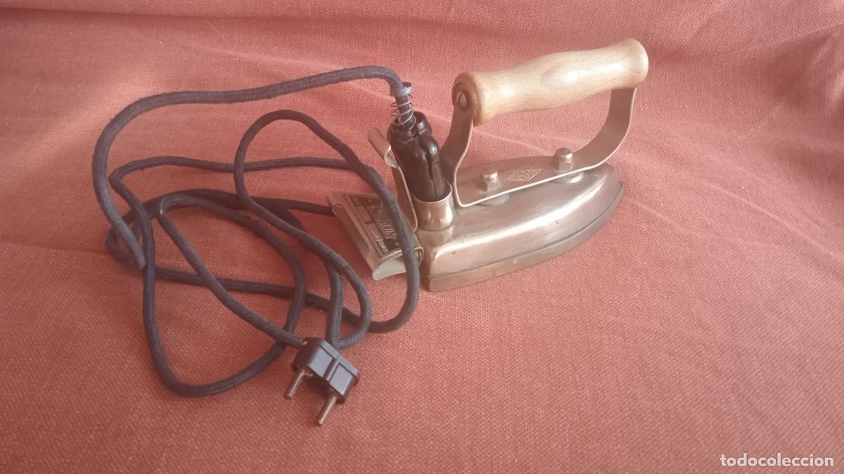 Antig&uuml;edades: PLANCHA EL&Eacute;CTRICA SOLAUN - Foto 1