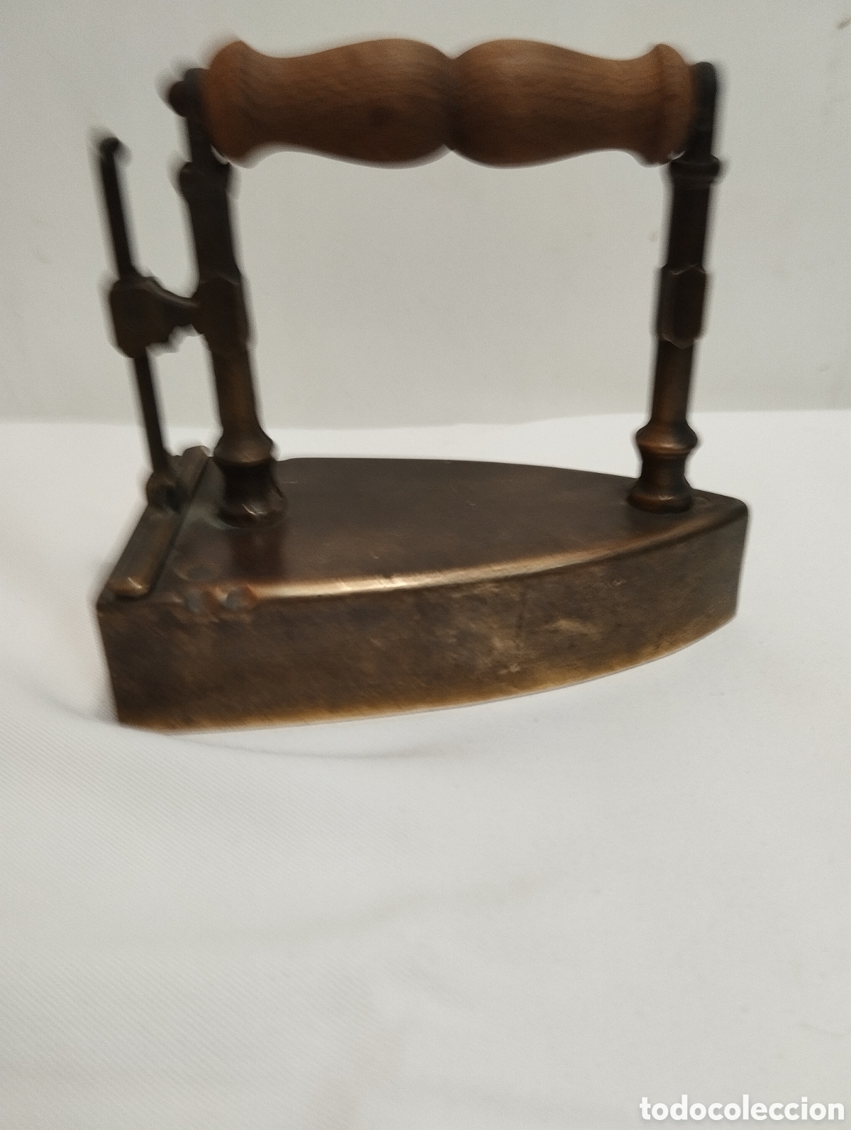 Antig&uuml;edades: Plancha de bronce sovi&eacute;tica - Foto 1