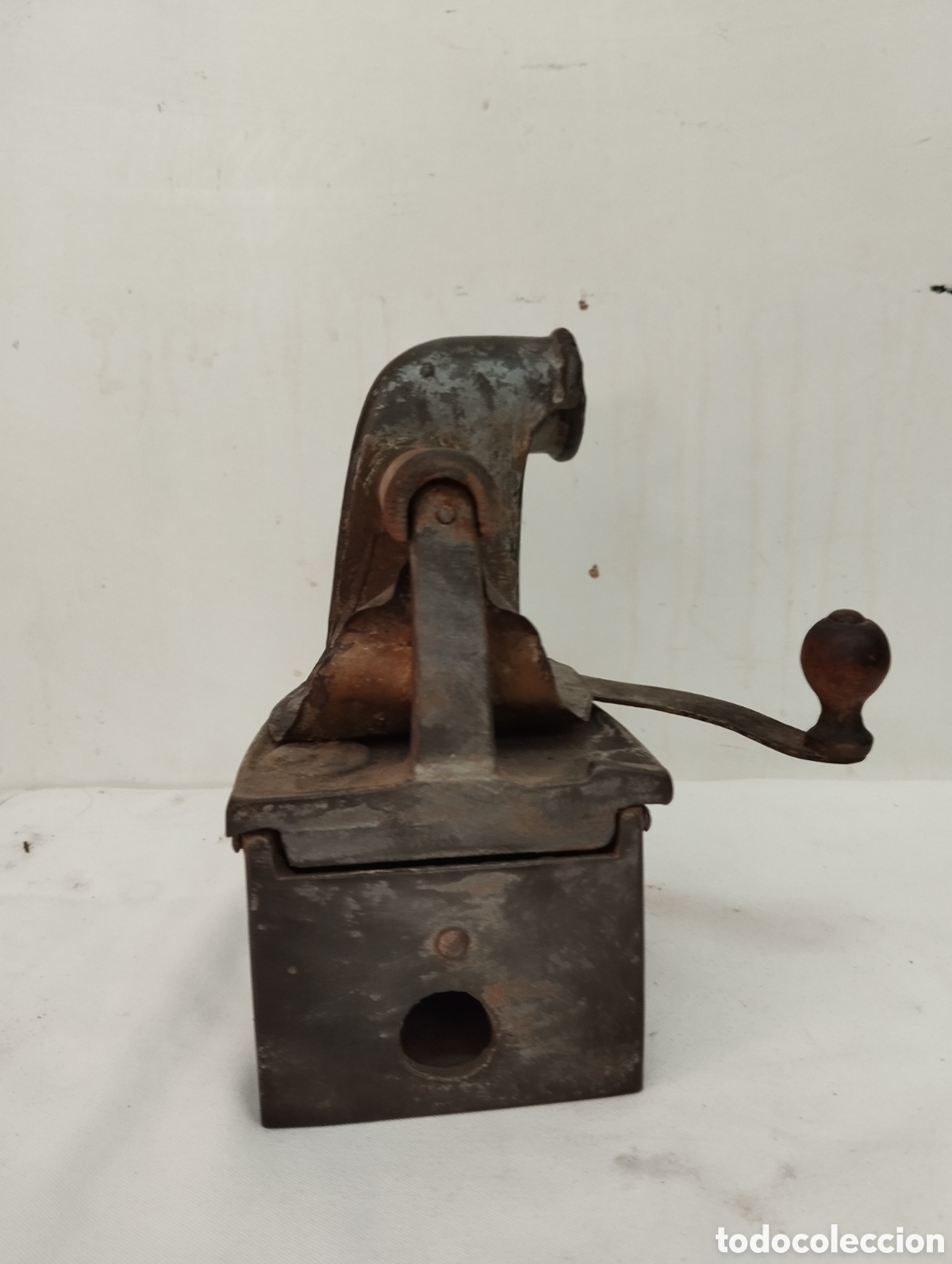 Antig&uuml;edades: Plancha de carb&oacute;n - Foto 3