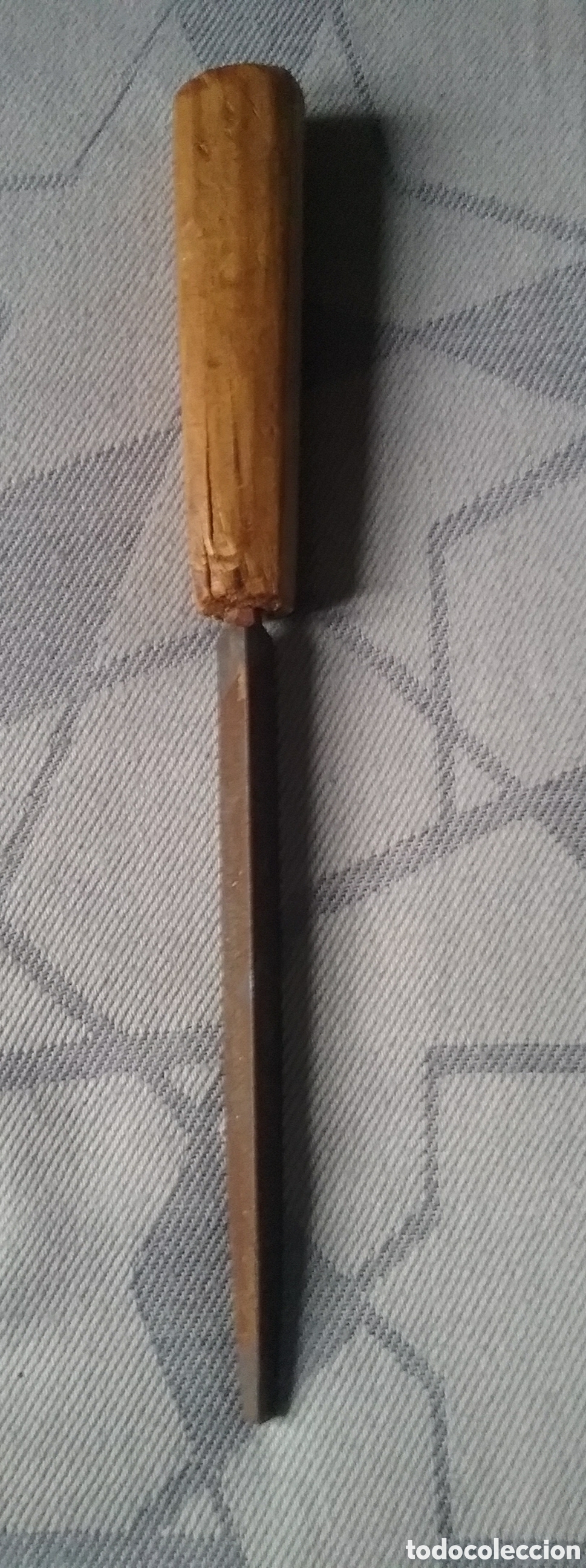 Antig&uuml;edades: ANTIGUA LIMA CARPINTERO.TRIANGULAR.MANGO DE MADERA. - Foto 1