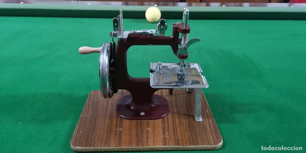 Antig&uuml;edades: MAQUINA COSER MINI REF. MCPM8658 - Foto 1
