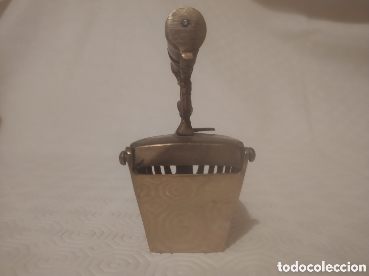 Antig&uuml;edades: Plancha carb&oacute;n de bronce - Foto 3
