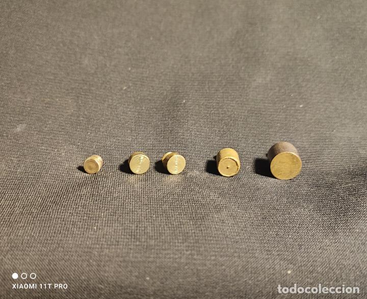 Antig&uuml;edades: LOTE DE 5 PESAS PEQUE&Ntilde;AS DE BRONCE - Foto 3