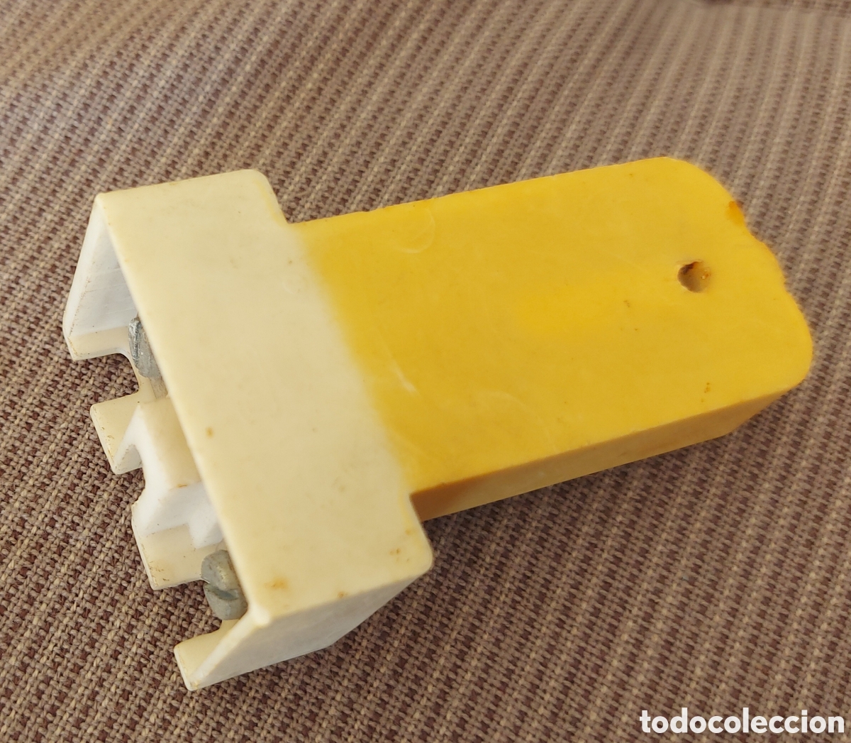 Antig&uuml;edades: Tal vez portalamparas en plastico - Foto 3