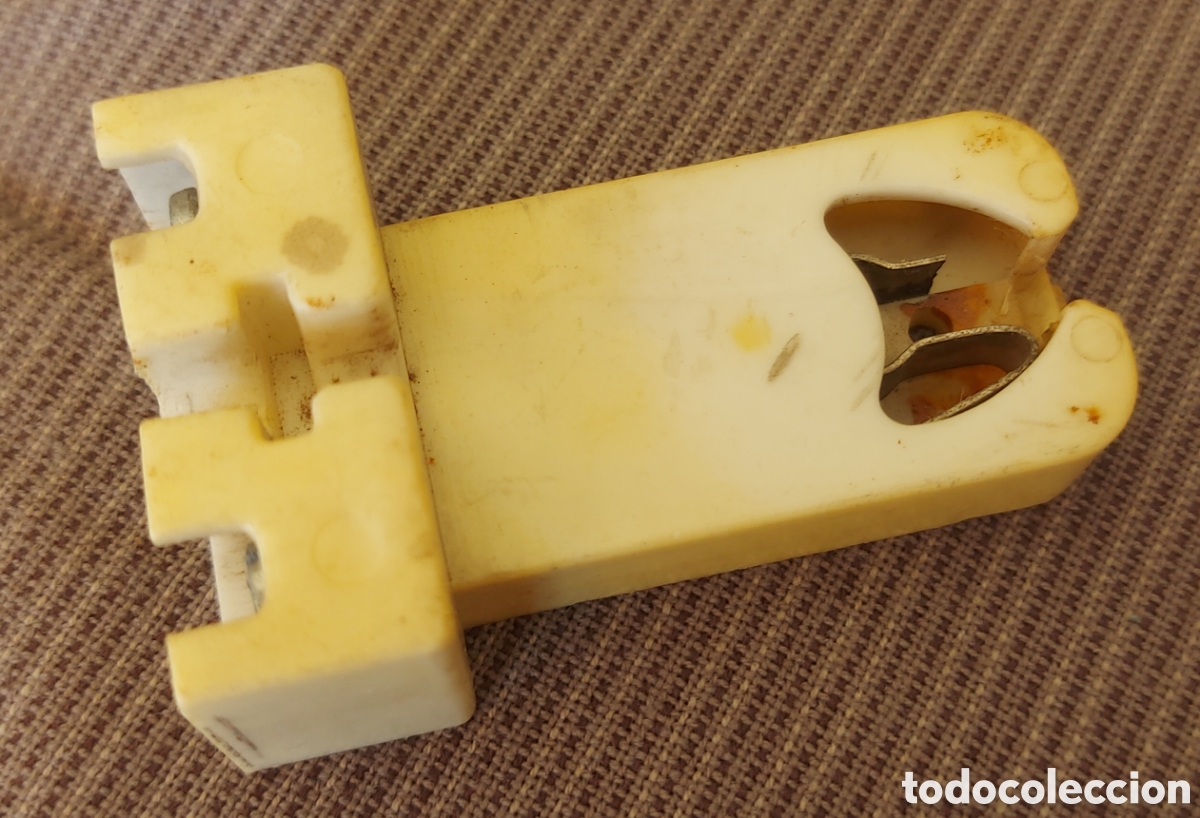 Antig&uuml;edades: Tal vez portalamparas en plastico - Foto 4