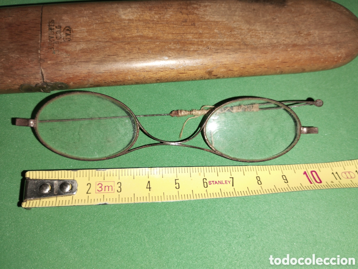 Antig&uuml;edades: Antiguas gafas con estuche de madera - Foto 2