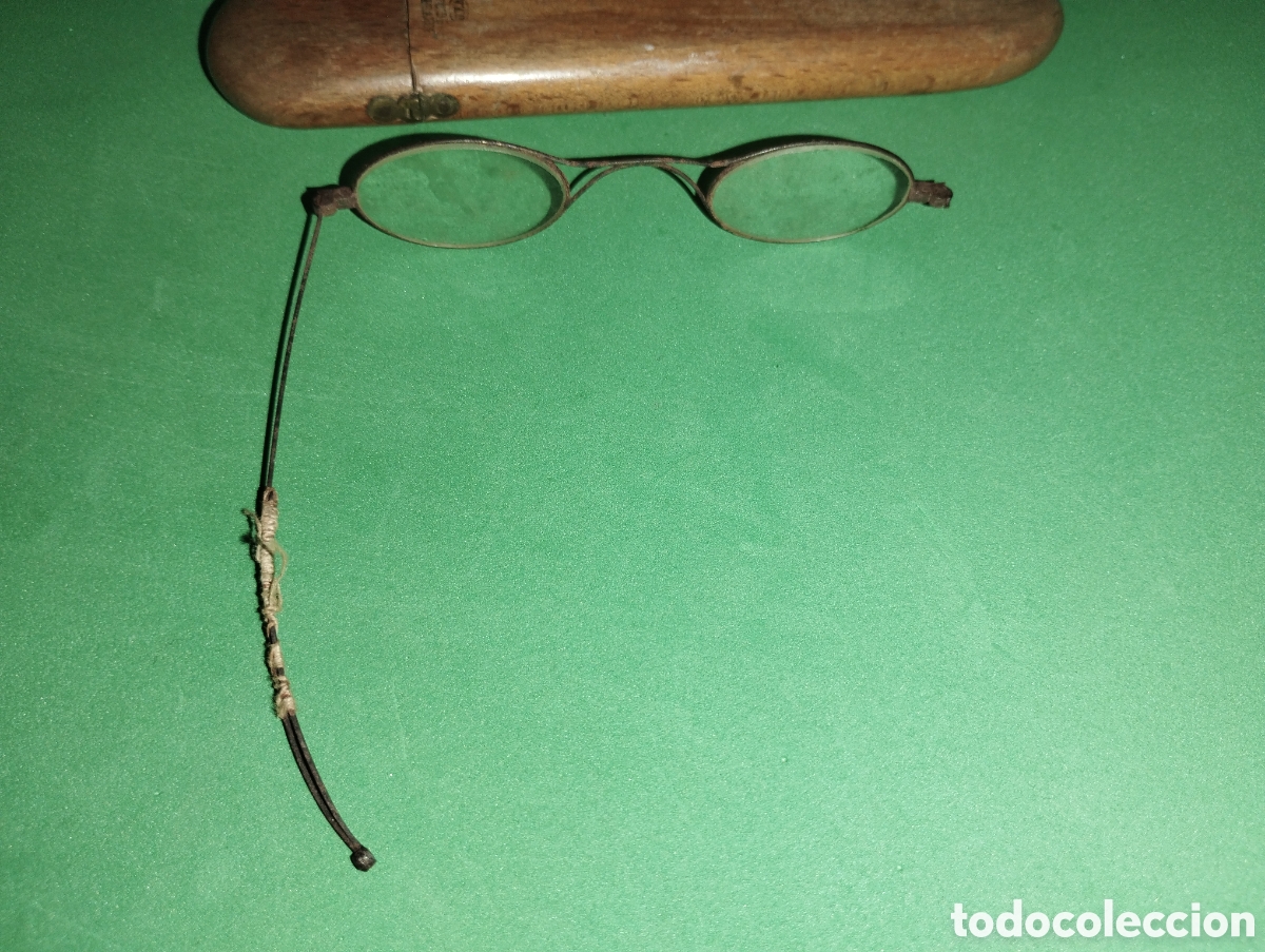 Antig&uuml;edades: Antiguas gafas con estuche de madera - Foto 3