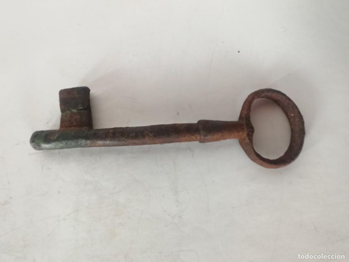 Antig&uuml;edades: Llave antigua de hierro - Foto 2