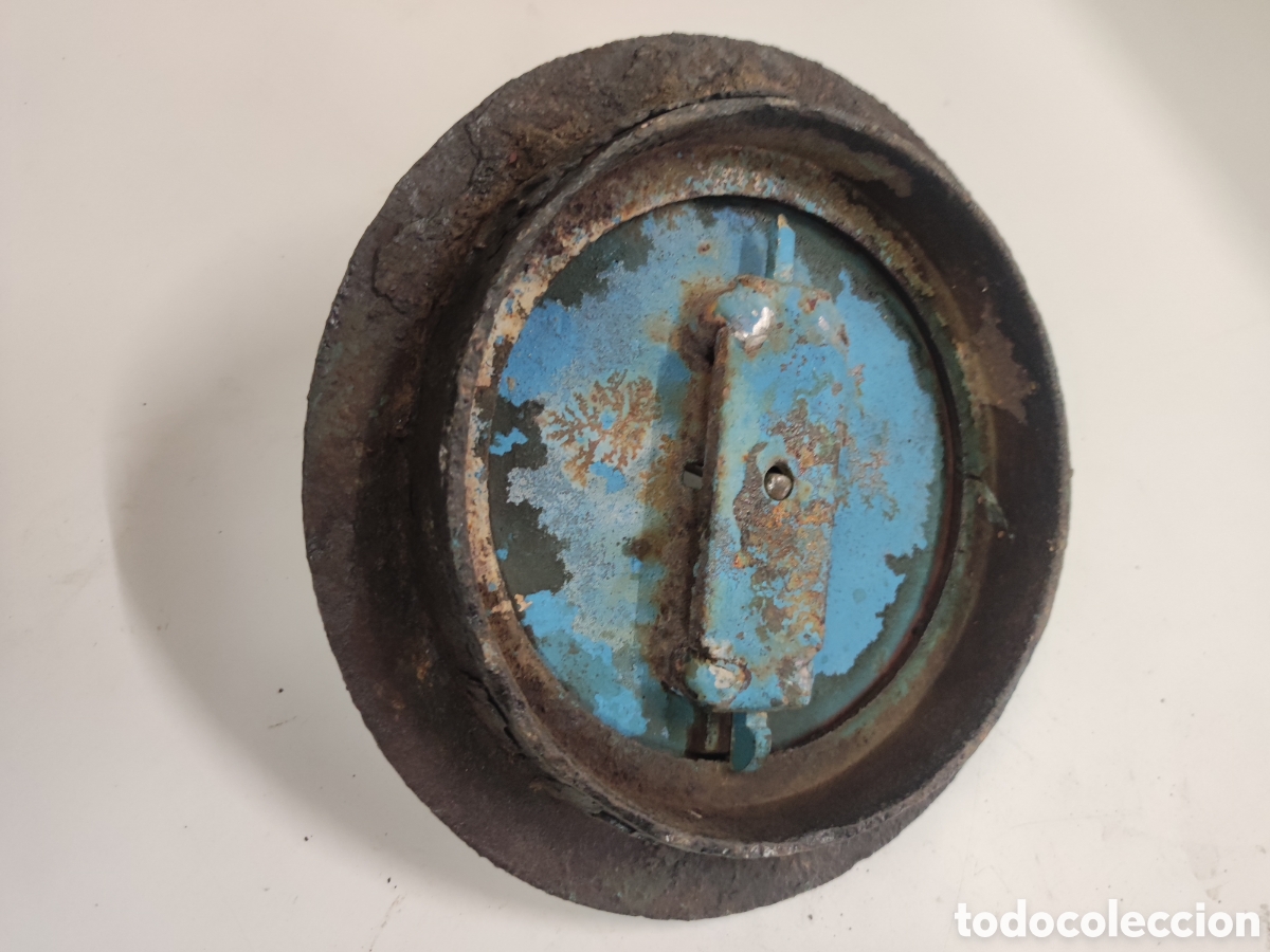 Antig&uuml;edades: Tapa Servicio de Aguas Hierro con llave - Foto 4