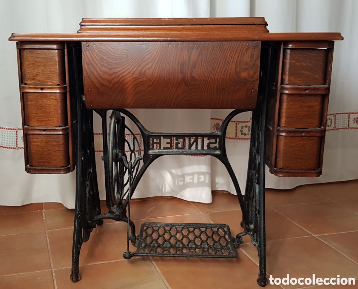 Antig&uuml;edades: Mueble maquina coser singer - Foto 4