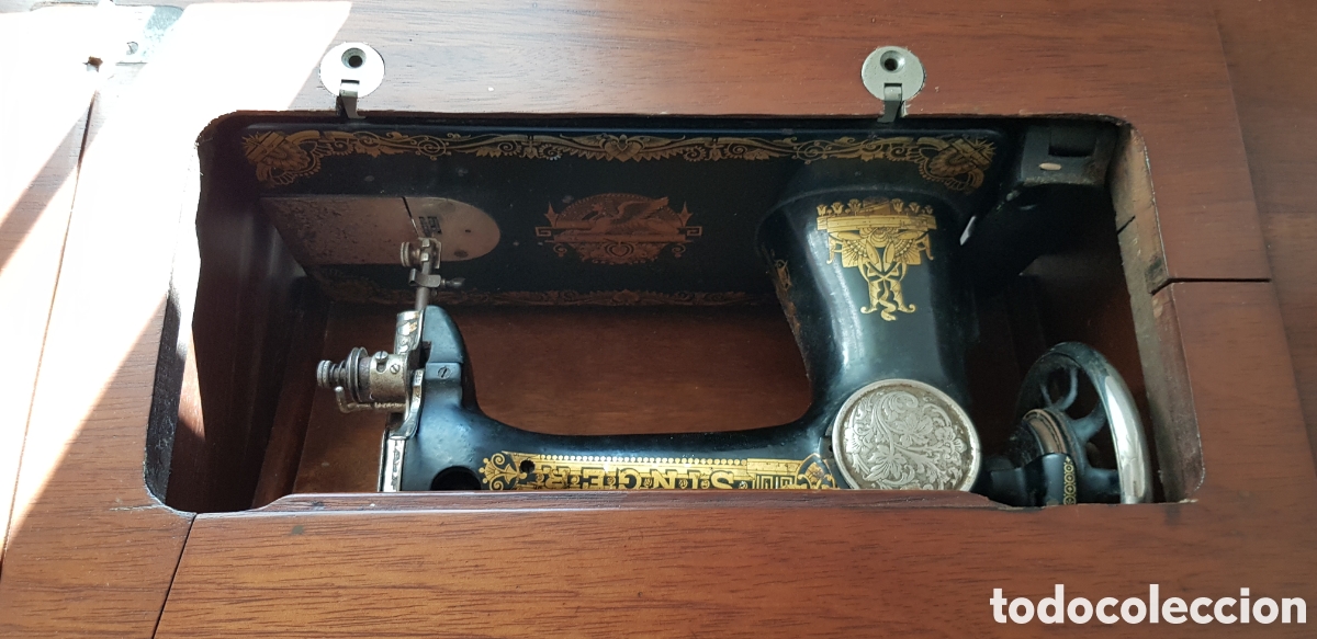 Antig&uuml;edades: Mueble maquina coser singer - Foto 5