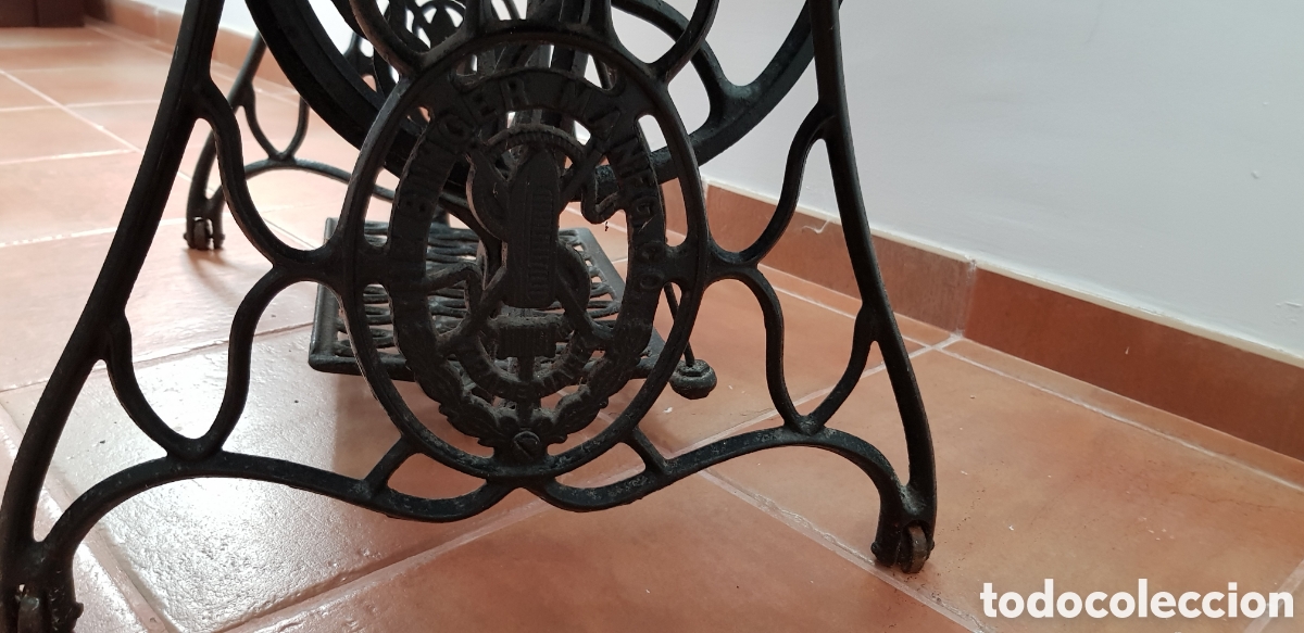 Antig&uuml;edades: Mueble maquina coser singer - Foto 13