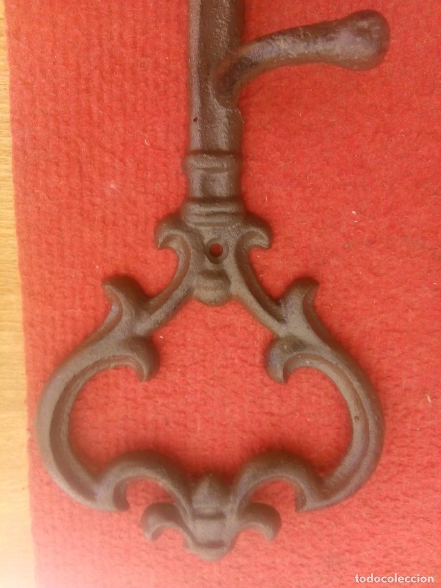 Antig&uuml;edades: LLAVE FORJA PERCHA GRANDE - Foto 3