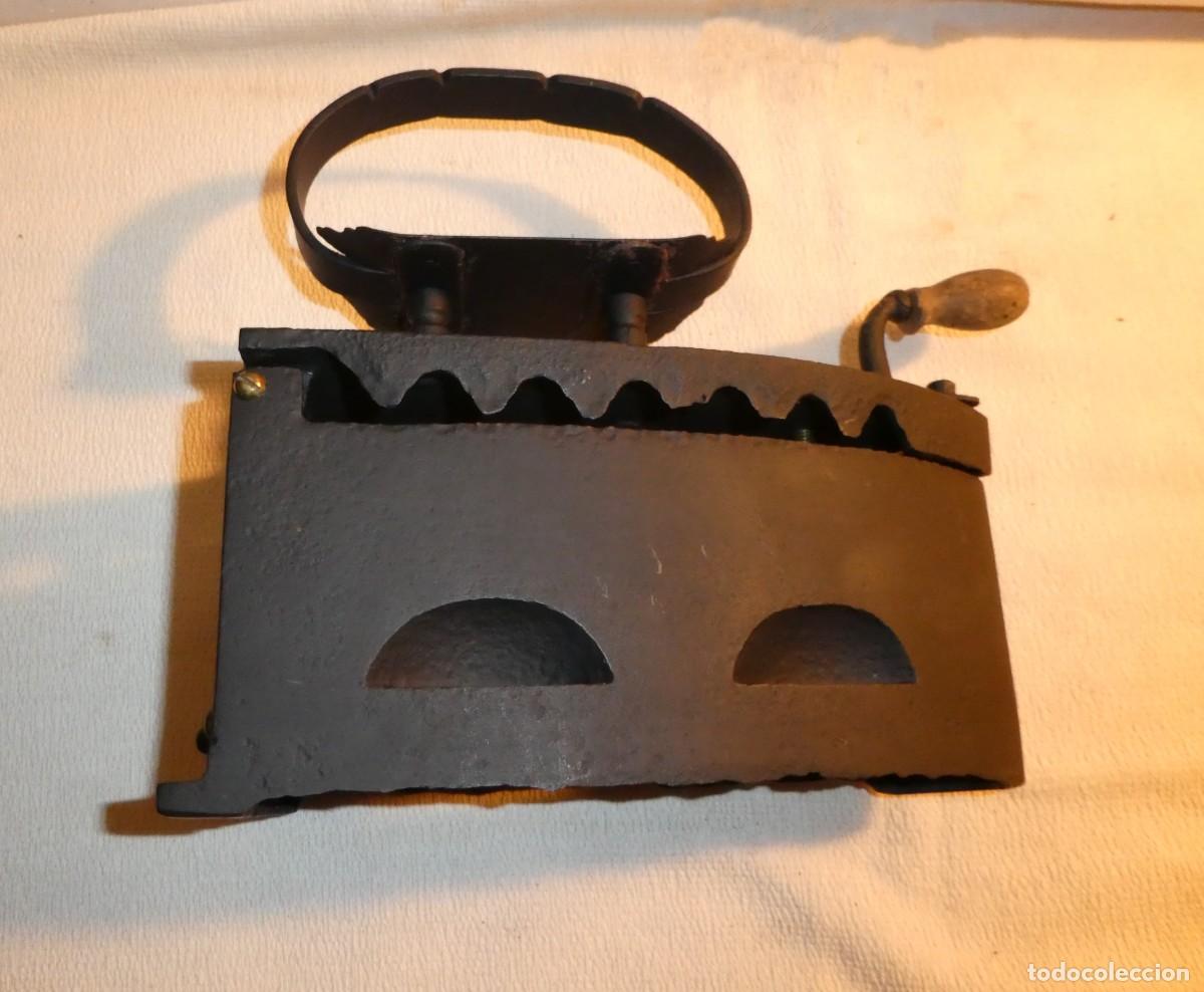 Antig&uuml;edades: PLANCHA DE CARBON SIN SUELA - Foto 11