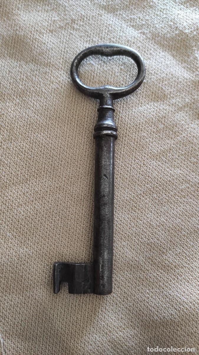 Antig&uuml;edades: LLAVE ANTIGUA EN HIERRO DE FORJA HUECA - Foto 6