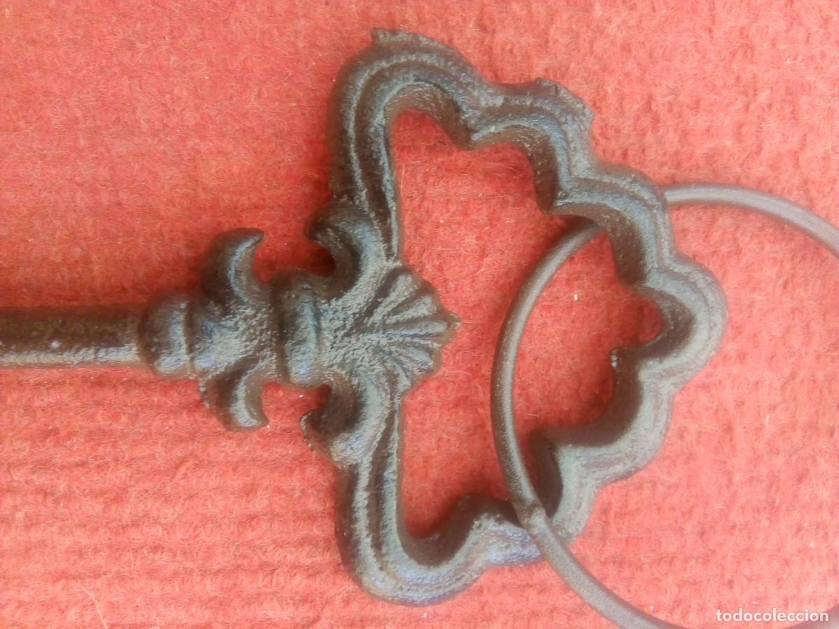 Antig&uuml;edades: llave de forja - Foto 2