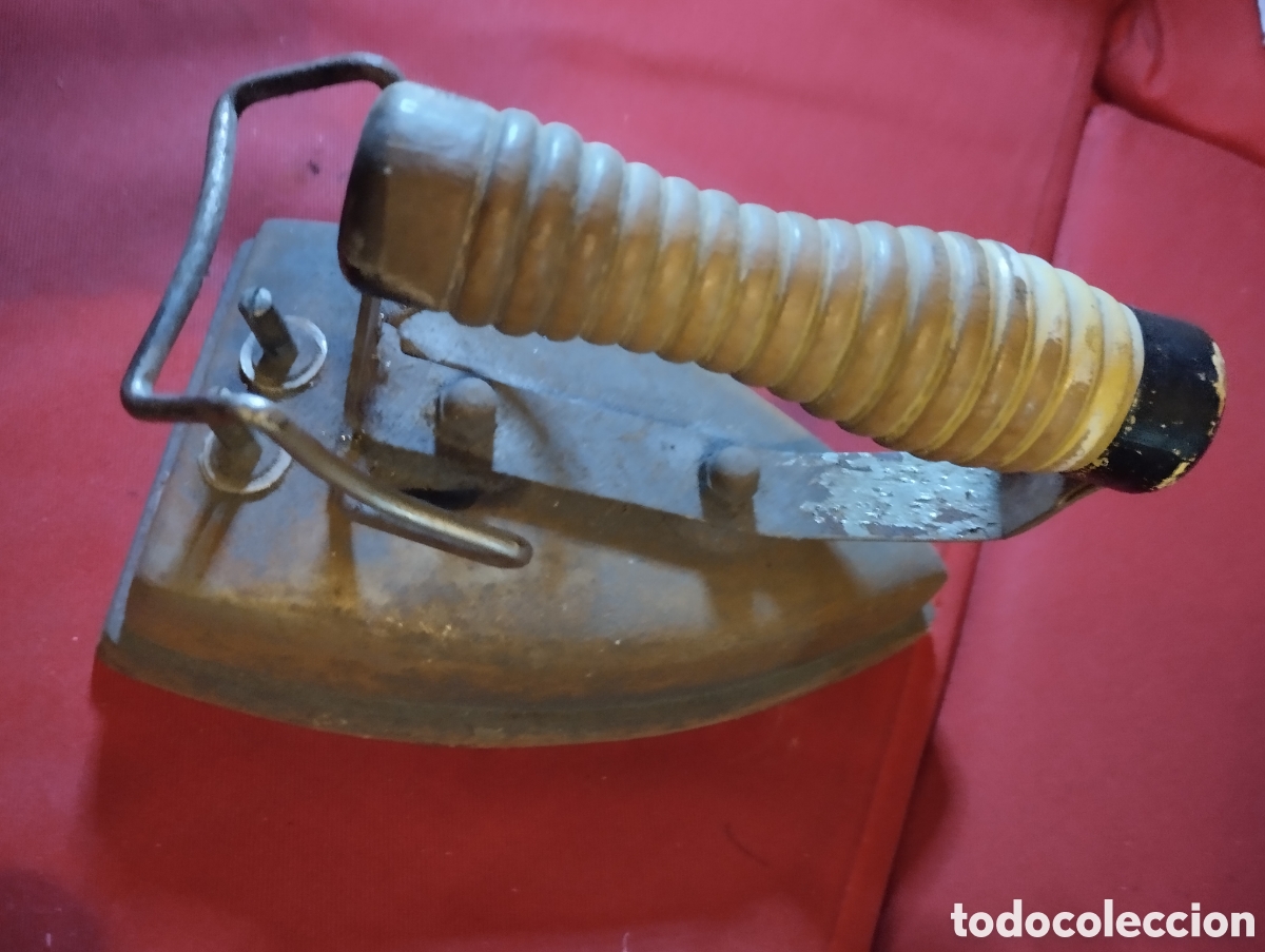 Antig&uuml;edades: ANTIGUA PLANCHA MANGO MADERA. 125 V - Foto 1
