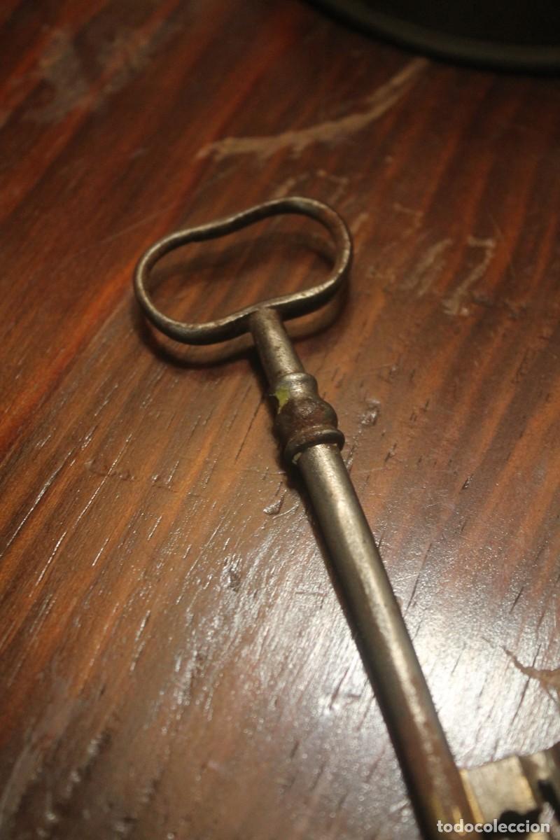 Antig&uuml;edades: llave del Siglo XVIII - Foto 2