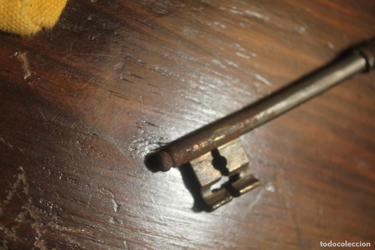Antig&uuml;edades: llave del Siglo XVIII - Foto 3