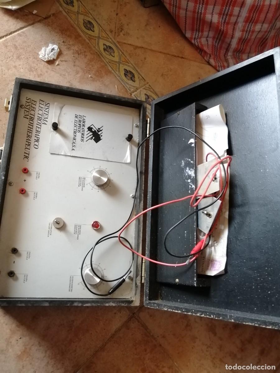 Antig&uuml;edades: Malet&iacute;n de electroterapia. - Foto 1