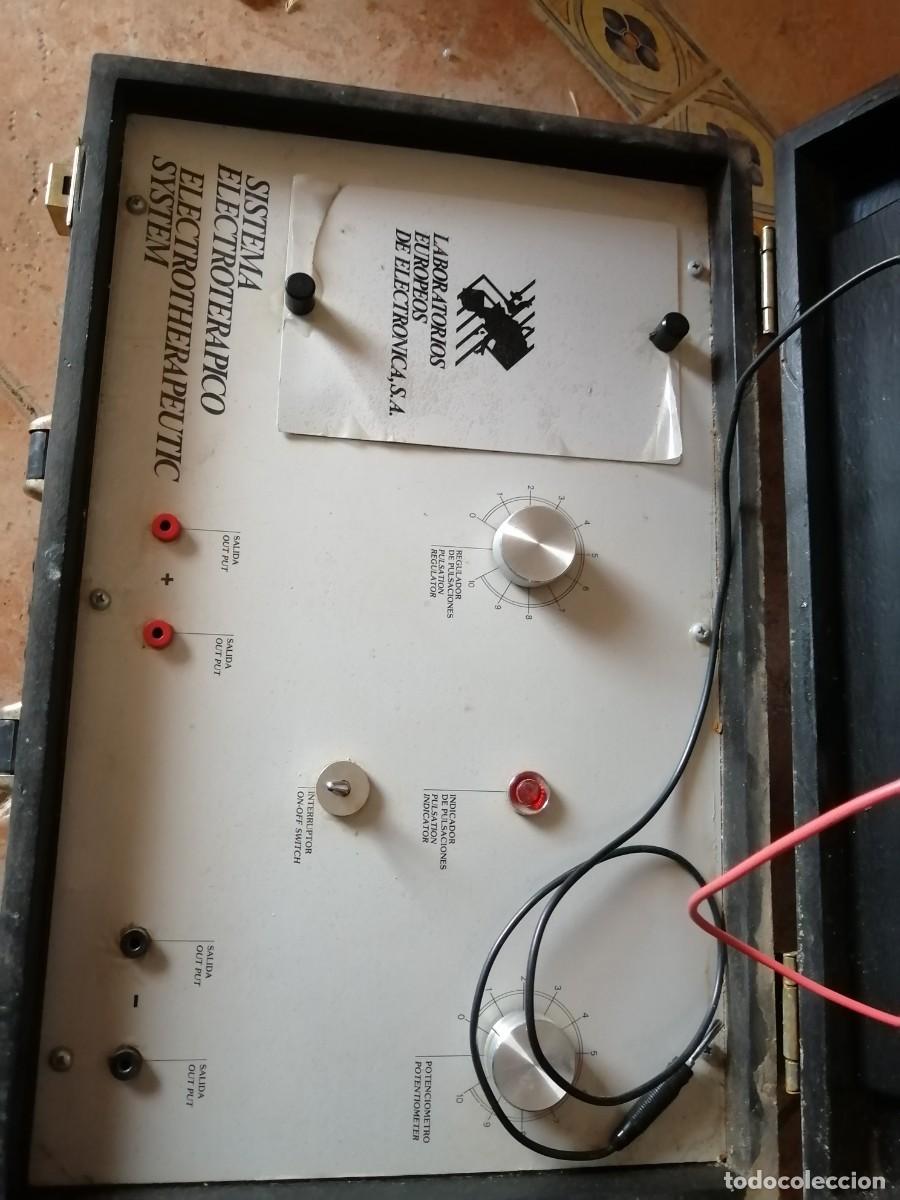 Antig&uuml;edades: Malet&iacute;n de electroterapia. - Foto 2