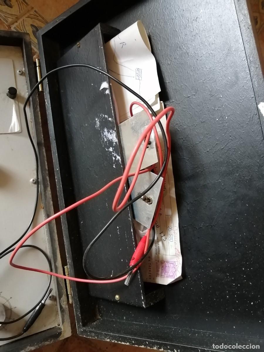 Antig&uuml;edades: Malet&iacute;n de electroterapia. - Foto 3