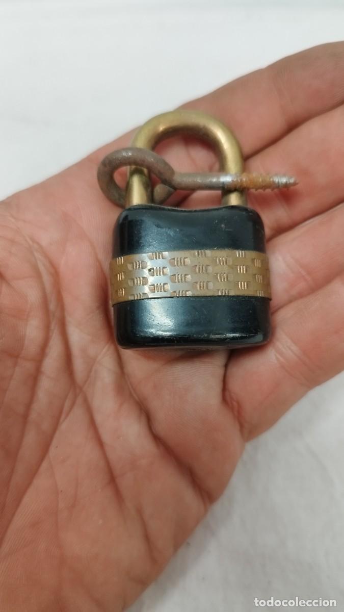 Antig&uuml;edades: Antiguo Candado sin llave - Foto 3