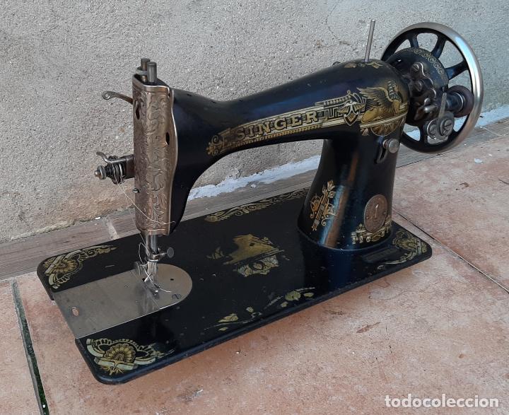 Antig&uuml;edades: maquina de coser singer antigua, funcionando - Foto 2