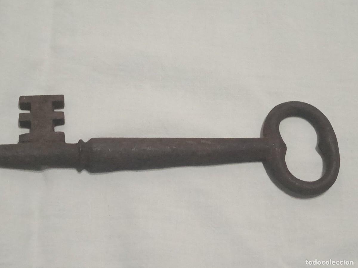 Antig&uuml;edades: Llave Antigua de hierro - Foto 1