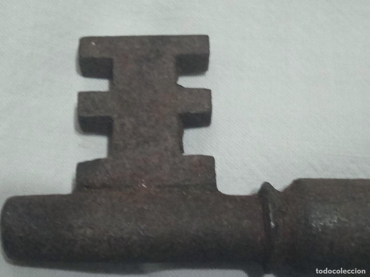 Antig&uuml;edades: Llave Antigua de hierro - Foto 3