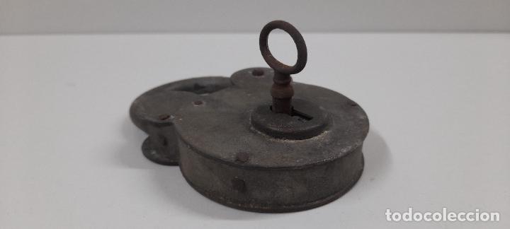 Antig&uuml;edades: ANTIGUO CANDADO CON SU LLAVE ORIGINAL . FUNCIONA - Foto 9