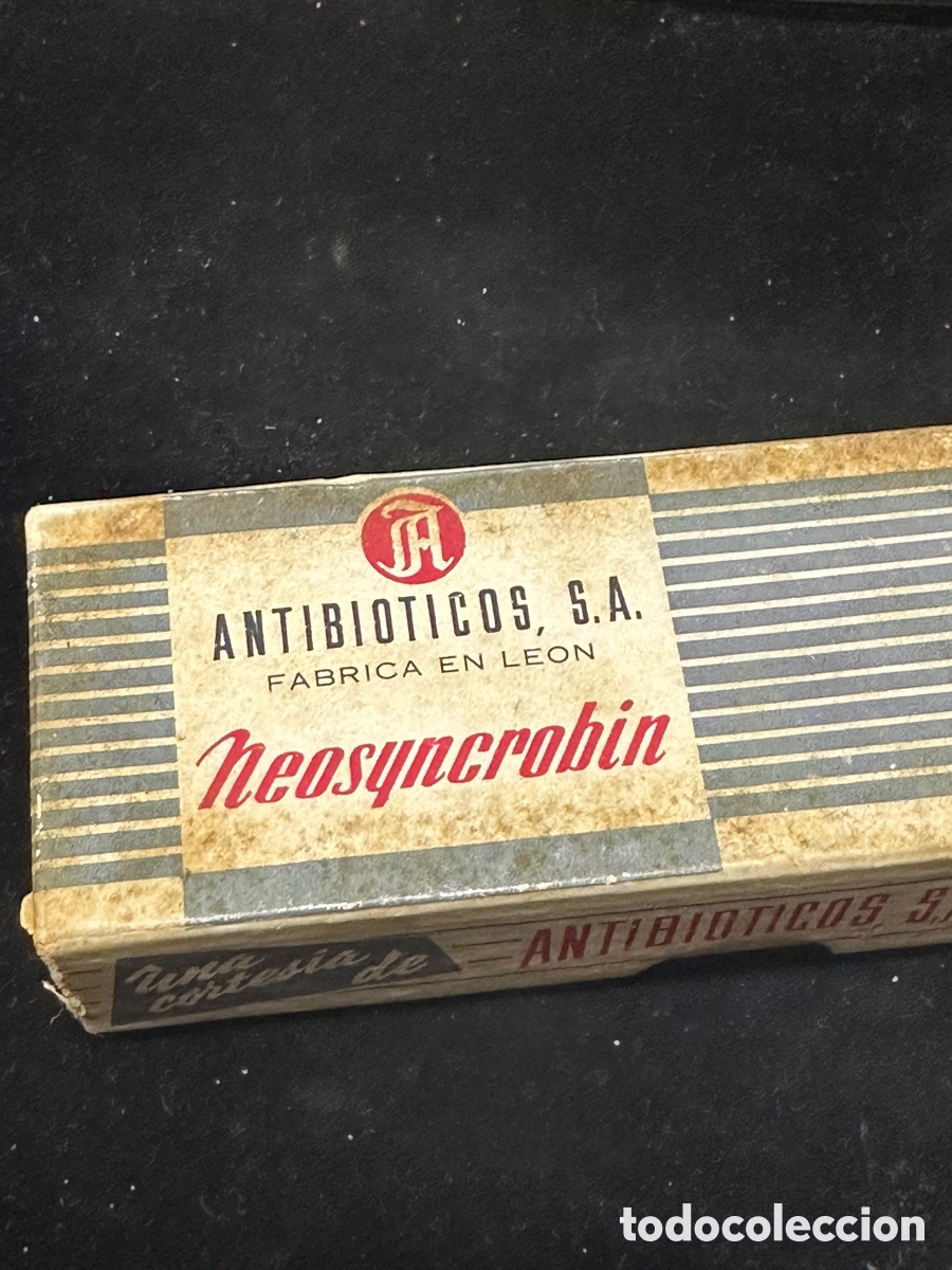 Antig&uuml;edades: Jeringa antigua en su caja, sin uso - Foto 2