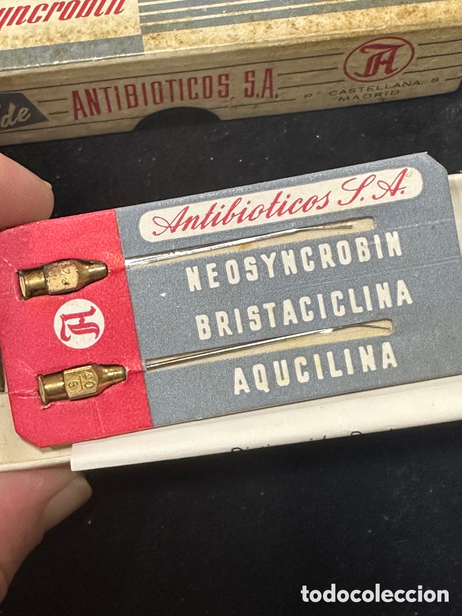 Antig&uuml;edades: Jeringa antigua en su caja, sin uso - Foto 3