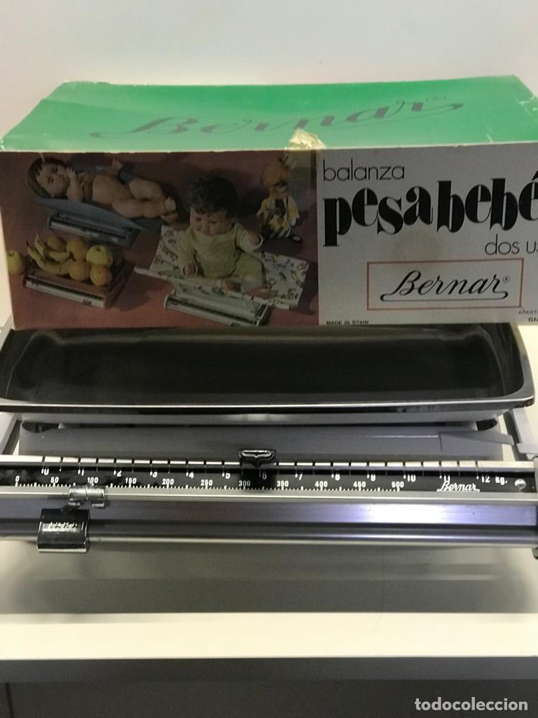 Antig&uuml;edades: Balanza pesabeb&eacute;s marca Bernar en su caja original. - Foto 5