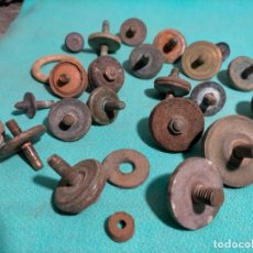 Antigüedades: LOTE PIEZAS JUNTAS DE METAL O CAUCHO CIRCULARES PARA TUBERÍAS CAÑERÍAS TUBOS GOMAS ANTIGUAS